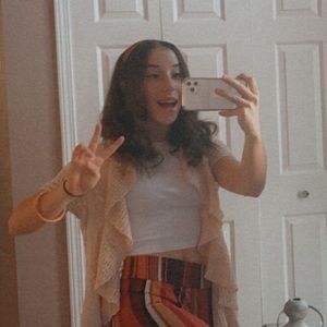 Meet your Posher, Olivia